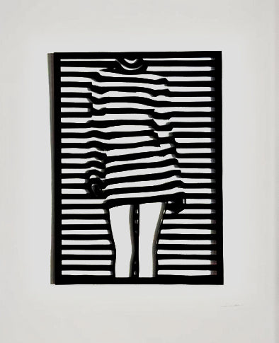 Décoration murale en bois artisanale - Robe rayée moderne
